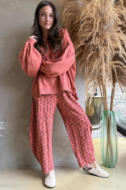 Indira Classic Barrel Pant Indian Red & Russet